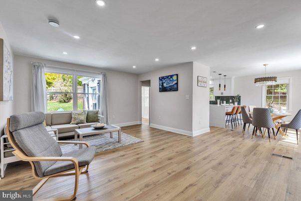 Dining room, Interior, Living room, Pendant Lights, Recessed Lighting, Wood Texture Flooring