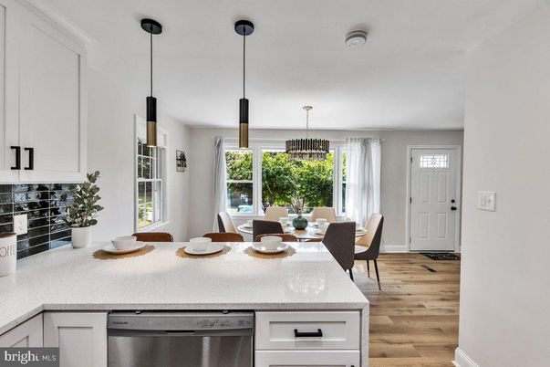 Dining room, Interior, Kitchen, Pendant Lights, Wood Texture Flooring