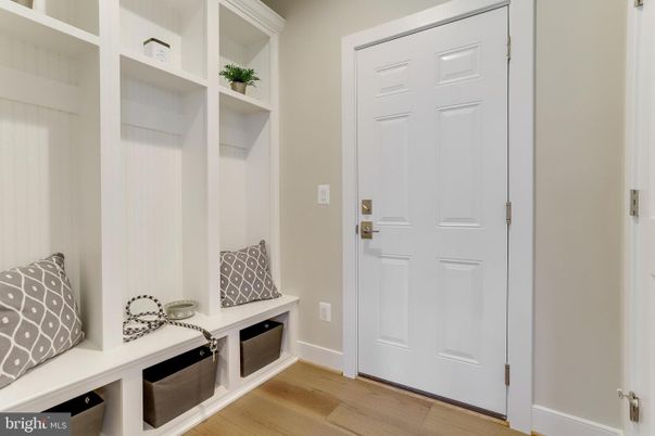 Interior, Walk-in Closets, Wood Texture Flooring