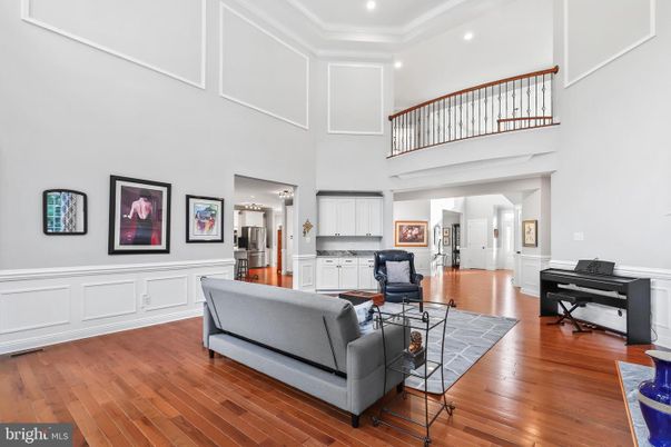 Interior, Living room, Piano, Recessed Lighting, Wood Texture Flooring