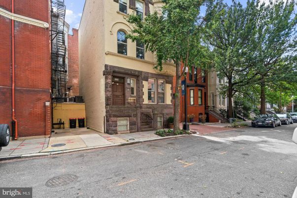 Exterior, Facade, Brick Facade, Rowhouse