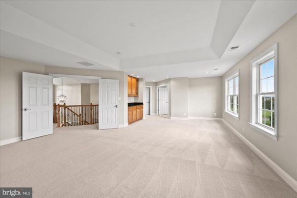 Empty room, Interior, Pendant Lights, Recessed Lighting