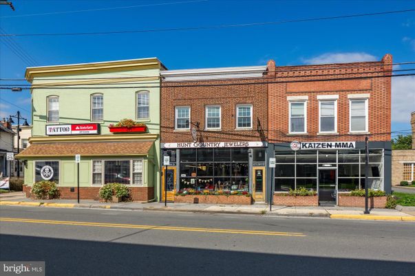 Exterior, Facade, Rowhouse