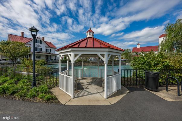 Exterior, Pool, Water