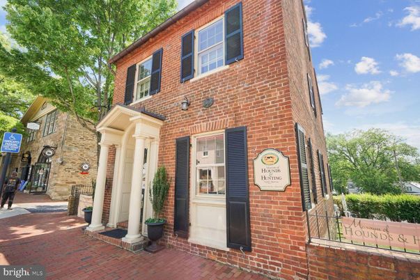 Exterior, Facade, Brick Facade, Rowhouse