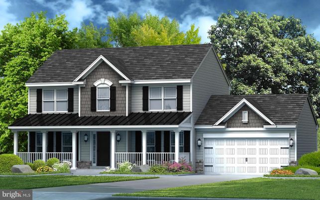 Attached, Exterior, Facade, Farmhouse