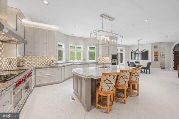 Chandelier, Dining room, Interior, Kitchen, Pendant Lights, Recessed Lighting, Stainless Steel Appliances