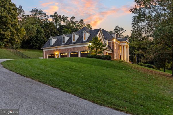 Attached, Backyard, Exterior, Facade, Brick Facade, Cape Cod