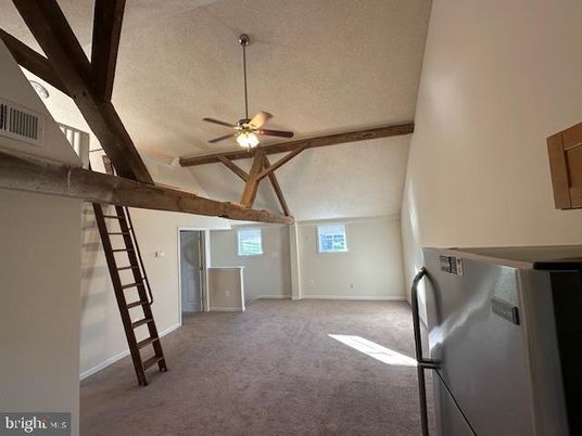 Empty room, Interior, Wooden Beams