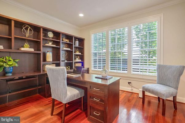 Home Office, Interior, Recessed Lighting, Wood Texture Flooring