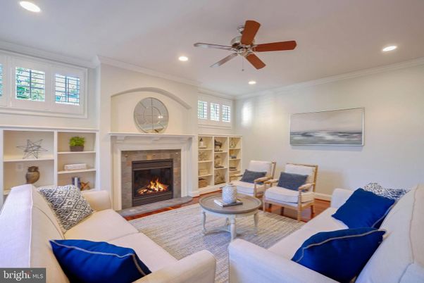 Fireplace, Interior, Living room, Recessed Lighting