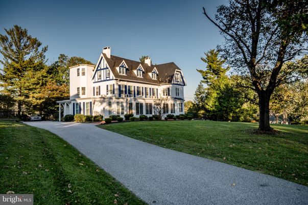 Backyard, Exterior, Facade, French Provincial