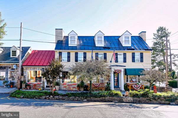 Exterior, Facade, Queen Anne Victorian