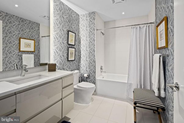 Bathroom, Interior, Recessed Lighting