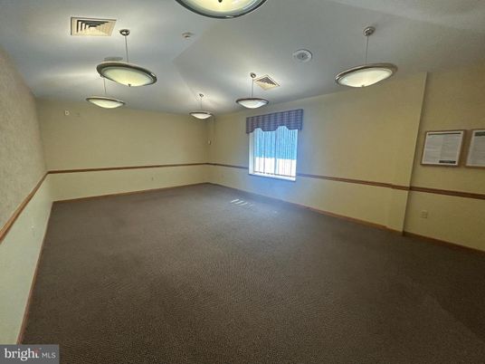 Empty room, Interior, Pendant Lights