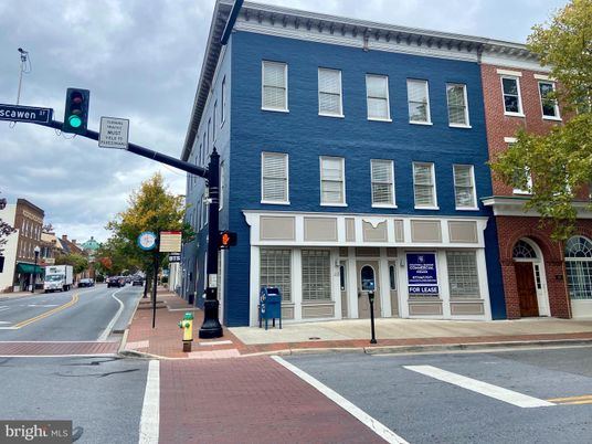 Exterior, Facade, Brick Facade, Rowhouse