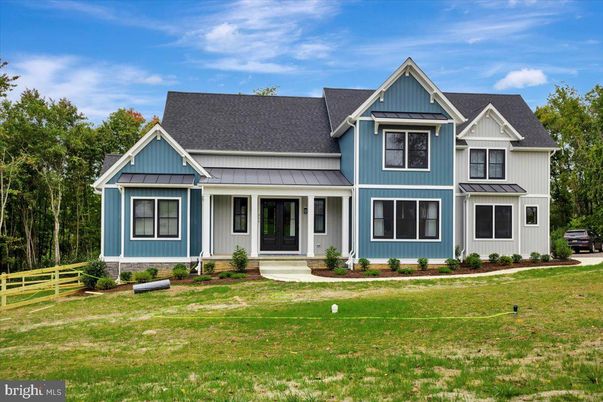 Exterior, Facade, Farmhouse