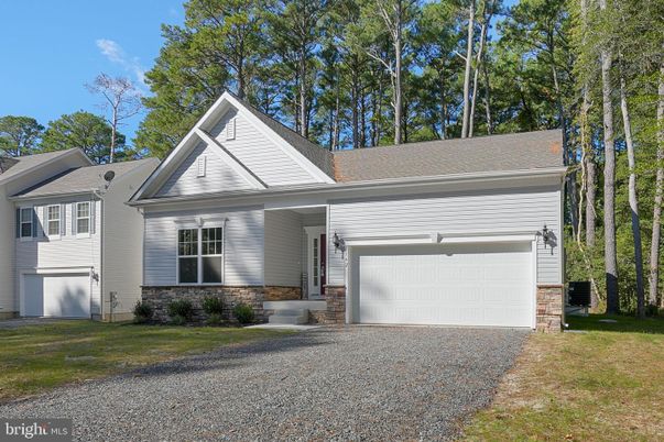 Attached, Exterior, Facade, Farmhouse