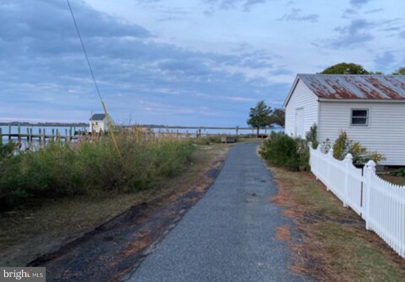 Exterior, Water