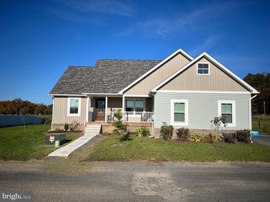 Exterior, Facade, Farmhouse