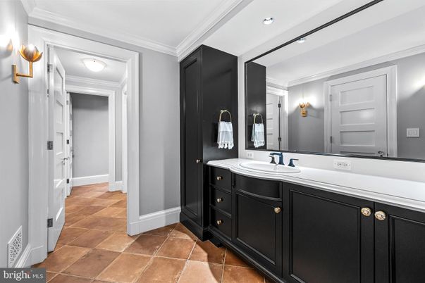 Bathroom, Interior, Recessed Lighting