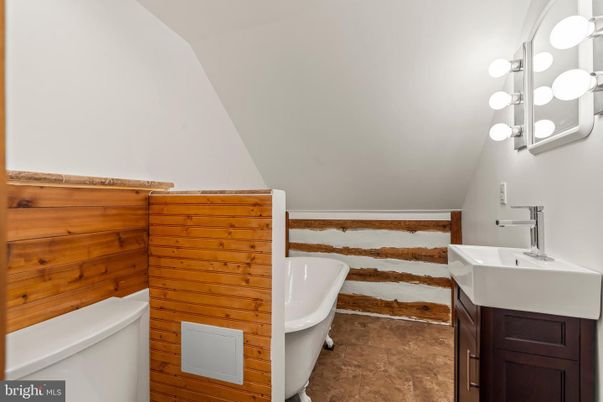 Bathroom, Free Standing Baths, Interior, Wooden Walls