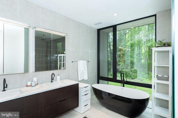 Bathroom, Dual Sink Vanities, Free Standing Baths, Interior, Recessed Lighting
