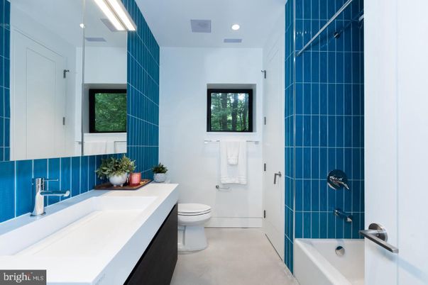 Bathroom, Interior, Recessed Lighting