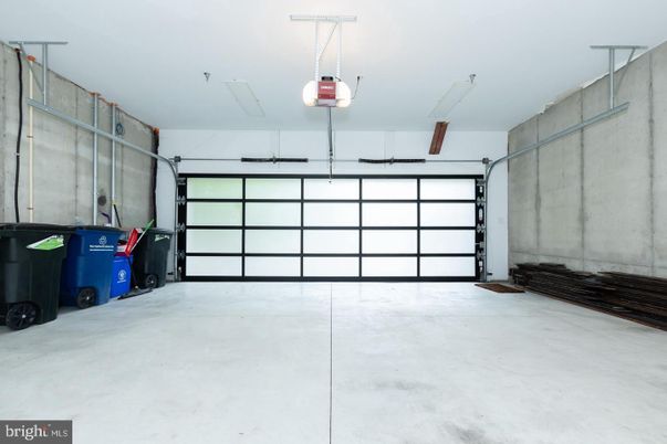 Garage, Interior