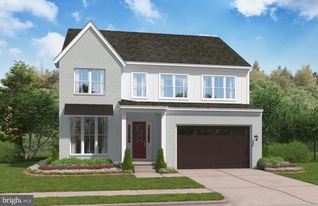 Attached, Exterior, Facade, Farmhouse