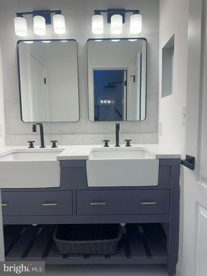 Bathroom, Dual Sink Vanities, Interior