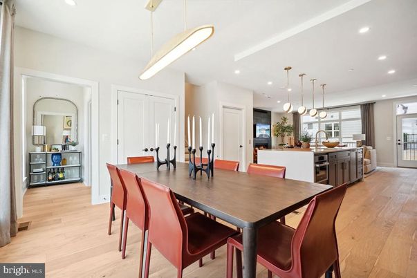 Dining room, Interior, Kitchen, Pendant Lights, Recessed Lighting, Wood Texture Flooring