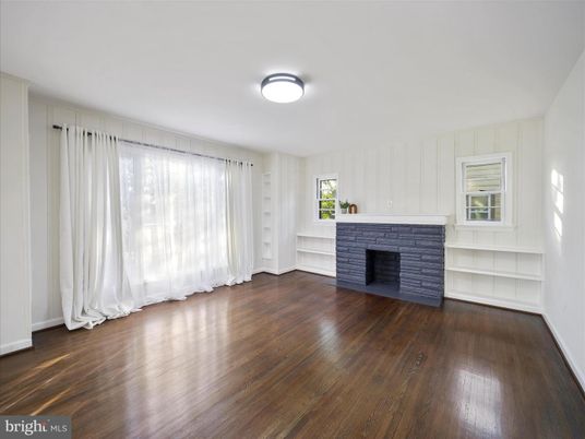 Empty room, Fireplace, Interior, Wood Texture Flooring