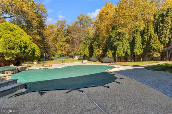 Exterior, Tennis Courts