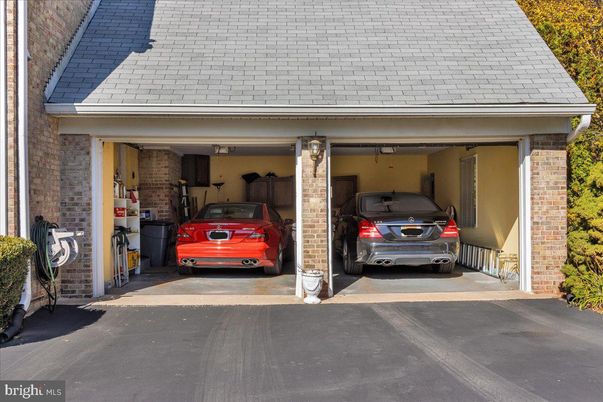 Exterior, Garage