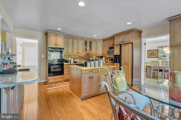 Dining room, Interior, Kitchen, Recessed Lighting, Wood Texture Flooring