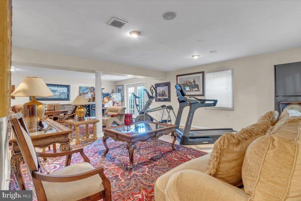 Fitness Equipment, Interior, Living room, Recessed Lighting