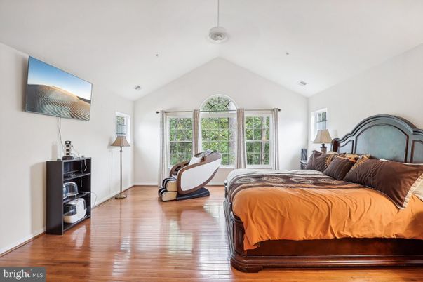Bedroom, Interior, Pendant Lights, Wood Texture Flooring