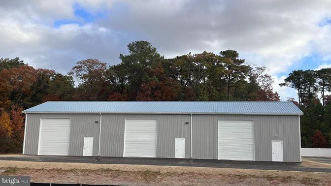 Detached Garage, Exterior