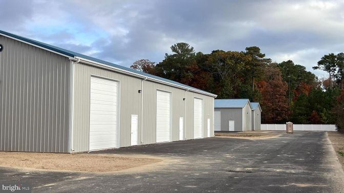 Detached Garage, Exterior