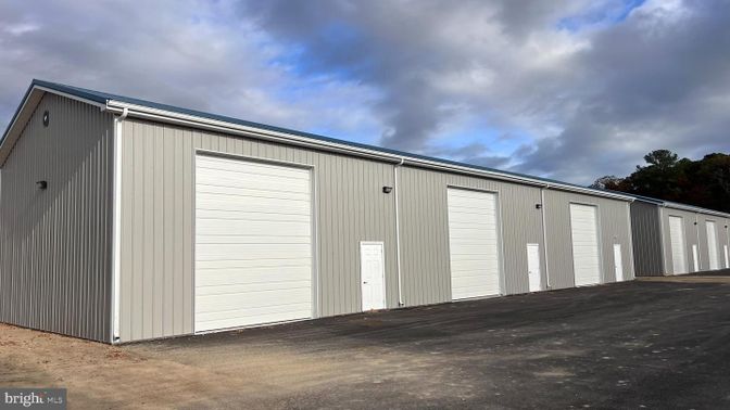 Detached Garage, Exterior