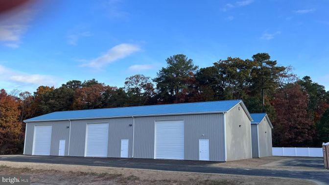 Detached Garage, Exterior