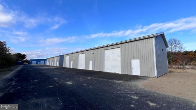 Detached Garage, Exterior