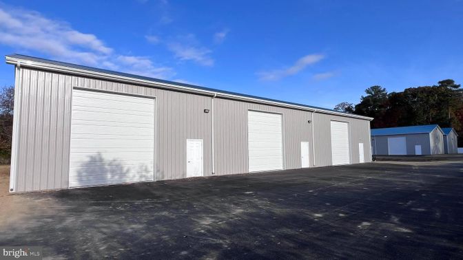 Detached Garage, Exterior