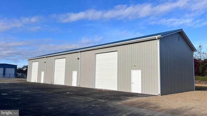 Detached Garage, Exterior