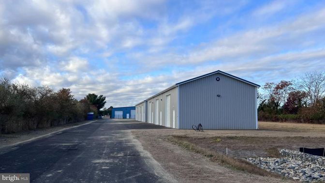 Detached Garage, Exterior