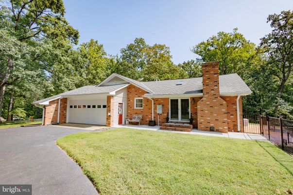 Attached, Exterior, Facade, Brick Facade, Ranch