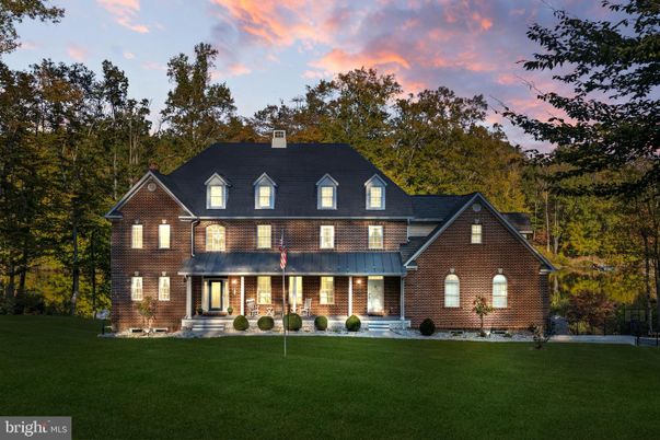 Backyard, Exterior, Facade, Brick Facade, Brick Traditional
