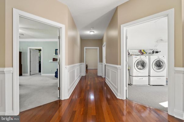 Interior, Utility Closets, Washer, Wood Texture Flooring