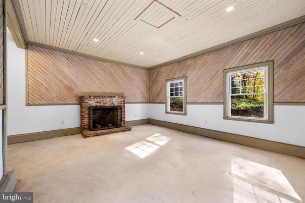 Empty room, Fireplace, Interior, Recessed Lighting